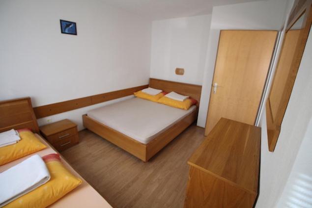 Apartments Helena Zadar Врси Экстерьер фото